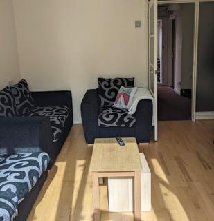 5 bedroom house share to rent, KEMSING GARDENS
