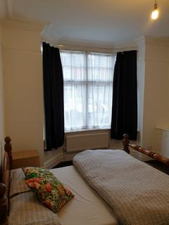 6 bedroom house share to rent, PARK ROAD EAST