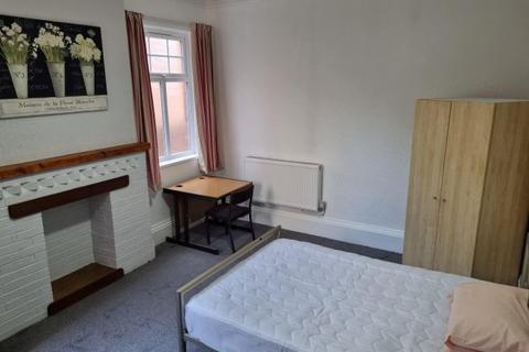 8 bedroom house share to rent, PARK ROAD EAST