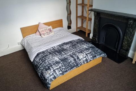 6 bedroom house share to rent, NEWHAMPTON ROAD EAST