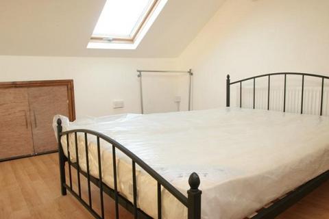 4 bedroom house share to rent, Southfield Road