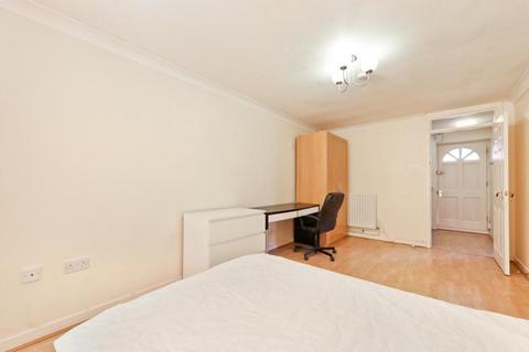 4 bedroom house share to rent - Hobill Walk