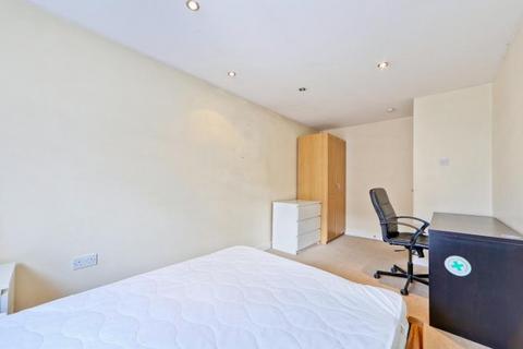 undefined, Hobill Walk