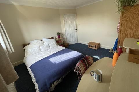 5 bedroom house share to rent, Hunton Gardens