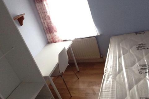 3 bedroom house share to rent - Gerard Avenue