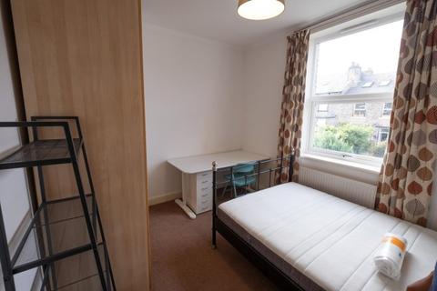 3 bedroom house share to rent - Clement Street