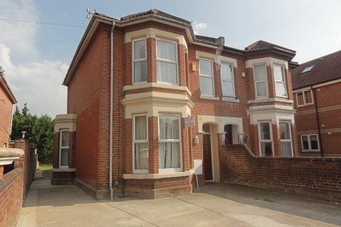 3 bedroom flat to rent, Alma Road, Portswood, Southampton, SO14