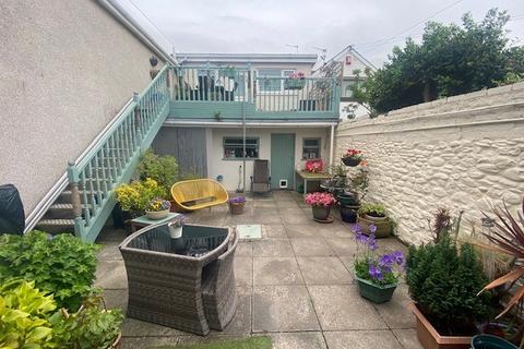 3 bedroom townhouse for sale, 6 North Road, Aberaeron, SA46