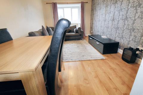 1 bedroom apartment to rent, Pinemartin Close