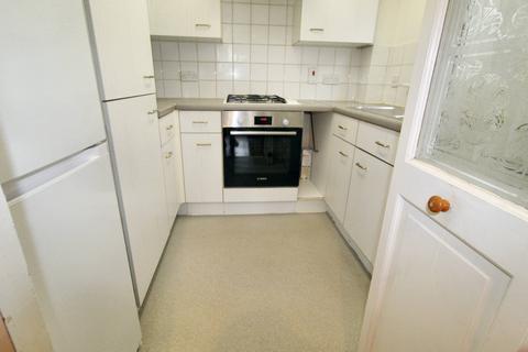 1 bedroom apartment to rent, Pinemartin Close