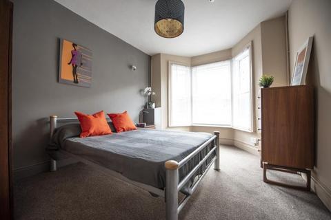 5 bedroom house share to rent - Henshall Street
