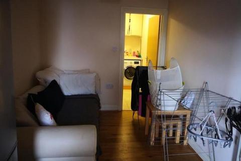 6 bedroom house share to rent, ST. DAVIDS SQUARE