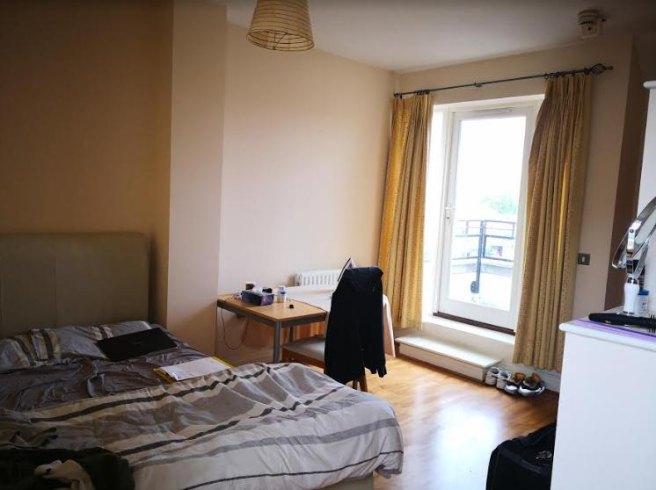 St-davids-square-e14-3wh-895596