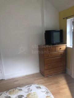 2 bedroom house share to rent - YORK CRESCENT