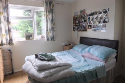 4 bedroom house share to rent - Mount Road