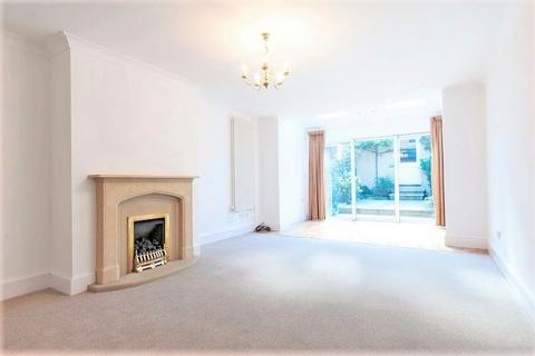 3 bedroom terraced house to rent, DORCHESTER MEWS, ST MARGARETS, TWICKENHAM