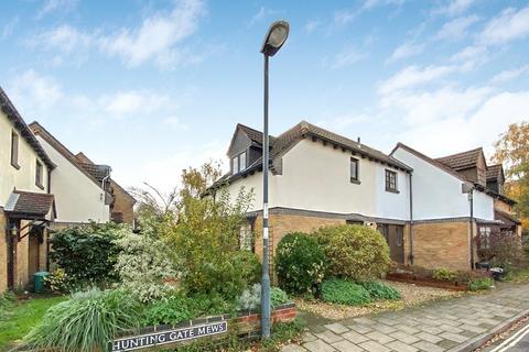 2 bedroom terraced house to rent, Hunting Gate Mews, Twickenham, TW2