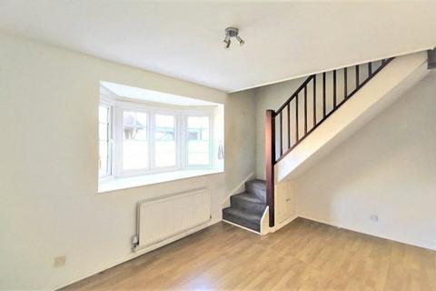 2 bedroom terraced house to rent, Hunting Gate Mews, Twickenham, TW2