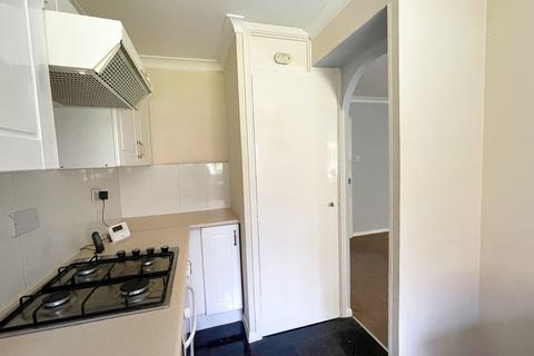 1 bedroom ground floor flat to rent, Sandon Close, Rochford SS4
