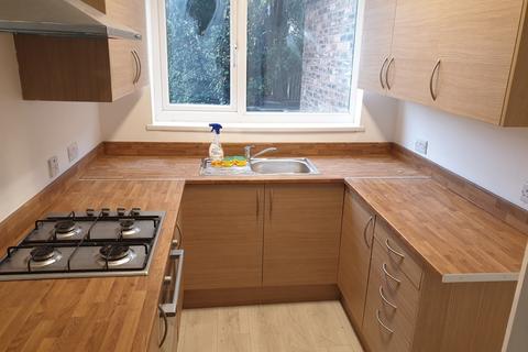 4 bedroom terraced house to rent, Warwick Road , Chorlton