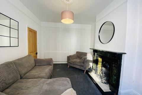 3 bedroom terraced house to rent, Eskdale Terrace, Guisborough