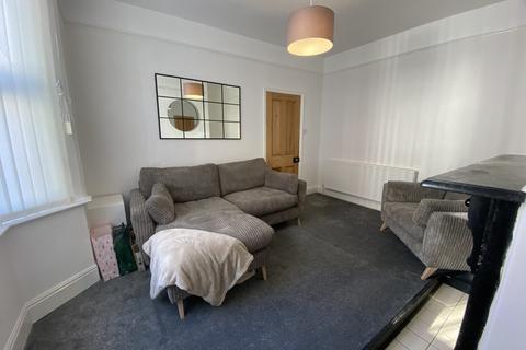 3 bedroom terraced house to rent, Eskdale Terrace, Guisborough