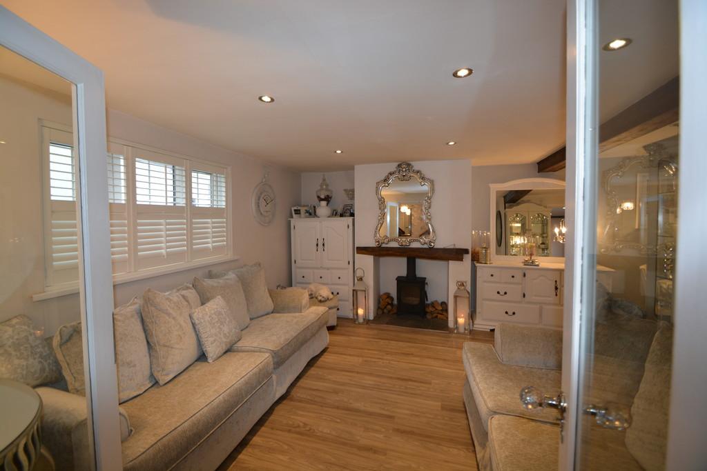 Walton Road, Stockton Heath, Warrington 3 bed cottage £875 pcm (£202 pw)