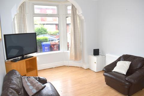 4 bedroom end of terrace house to rent - Monton Street, Rusholme, Manchester