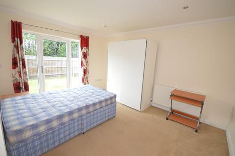 4 bedroom detached house to rent, Ensbury Gardens, Ensbury Park, Bournemouth