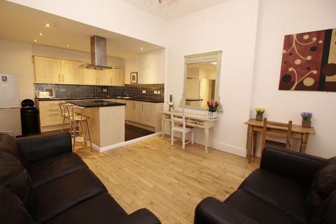 3 bedroom flat to rent, Queen Street, Newcastle Upon Tyne NE1