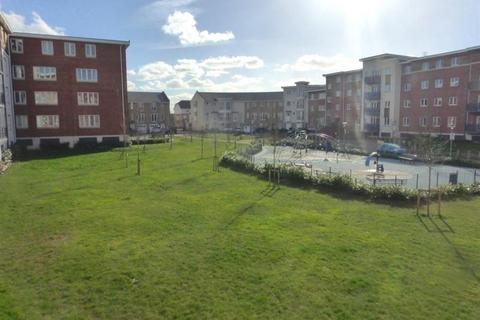 2 bedroom ground floor flat to rent, Kingsquarter, Maidenhead