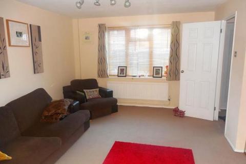 3 bedroom semi-detached house to rent, Barnston Close, Luton, Bedfordshire, LU2