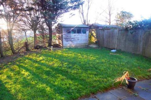 3 bedroom semi-detached house to rent, Barnston Close, Luton, Bedfordshire, LU2