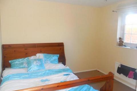 3 bedroom semi-detached house to rent, Barnston Close, Luton, Bedfordshire, LU2