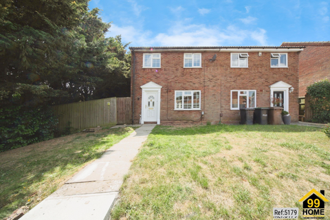 3 bedroom semi-detached house to rent, Barnston Close, Luton, Bedfordshire, LU2