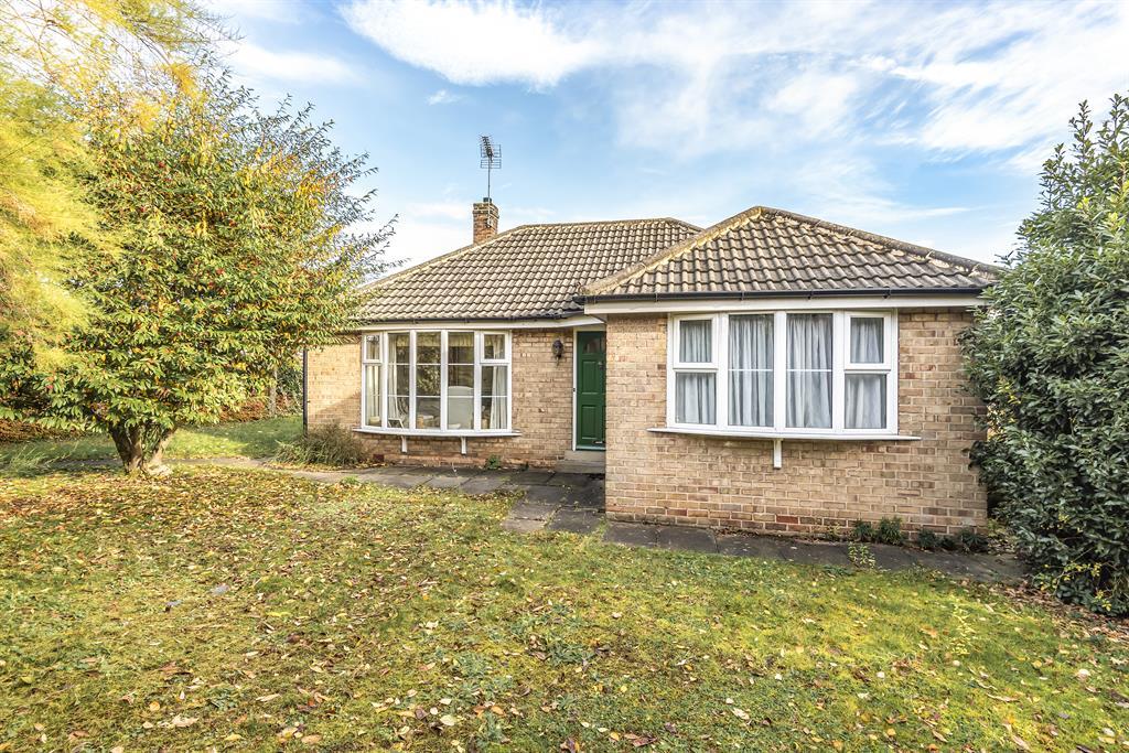 Heath Drive, Boston Spa, Wetherby, LS23 6PB 3 bed bungalow £315,000