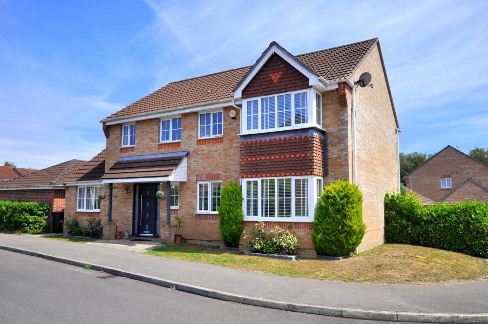 Woodland Close, Verwood, BH31 7PN 5 bed detached house £550,000
