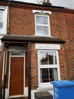 4 bedroom terraced house to rent, Avenue Road,