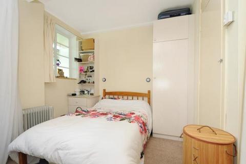 Studio to rent, Lichfield Court,  Richmond,  TW9