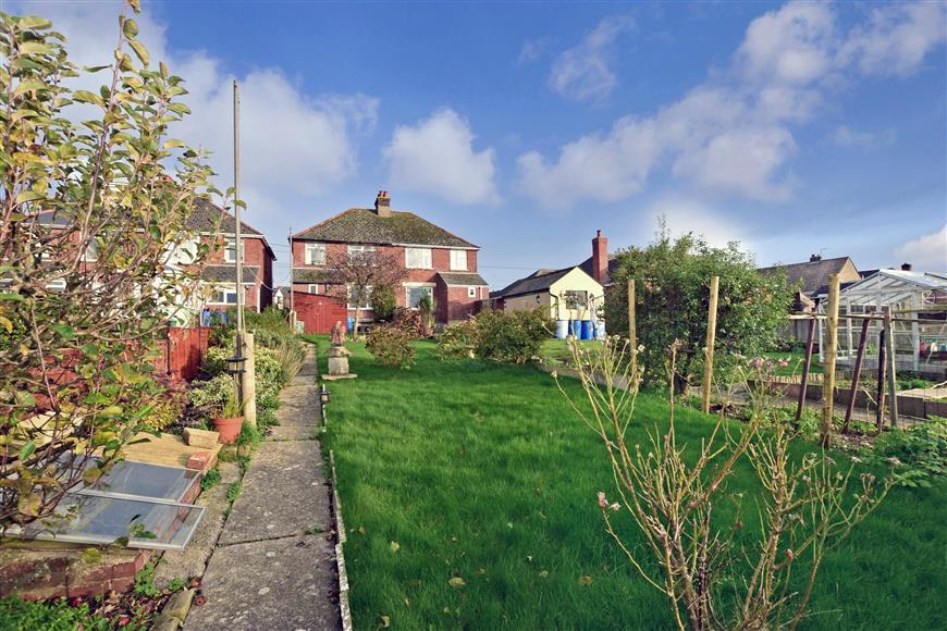 wyatts lane, northwood, isle of wight 3 bed semi-detached