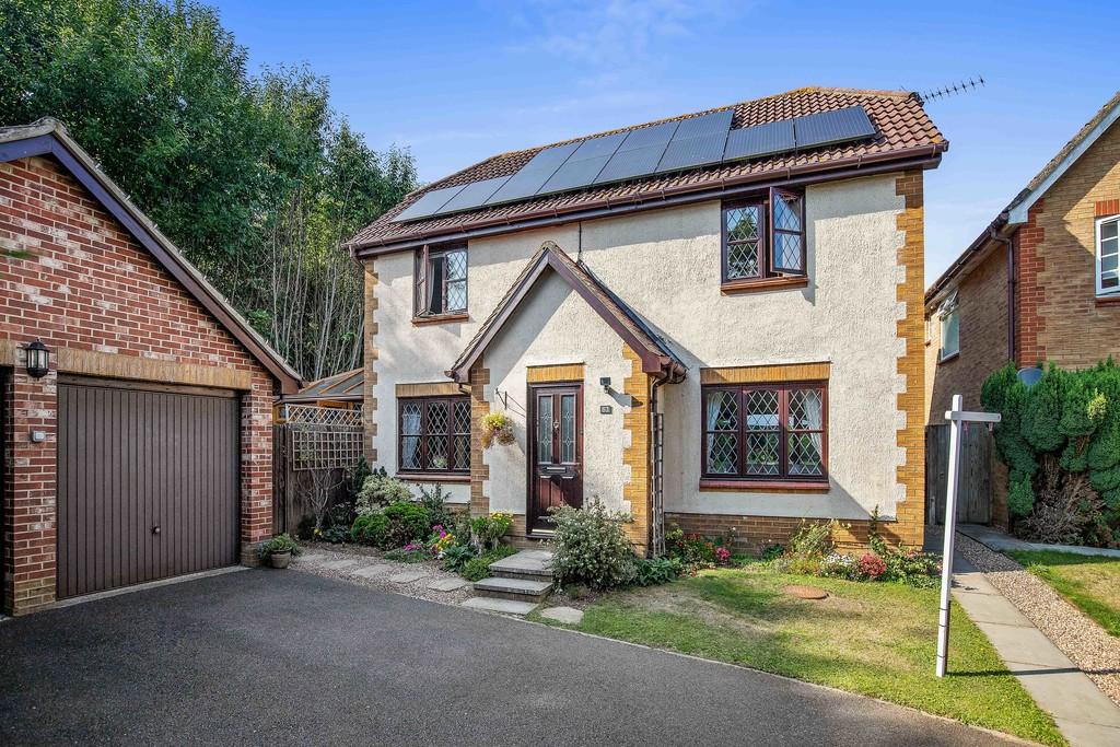 Sweet Bay Crescent, Godinton, Ashford 4 bed detached house £450,000