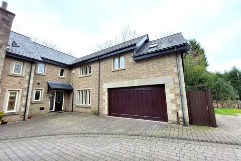 4 bedroom semi-detached house to rent, Montpellier Mews, Salford, M7