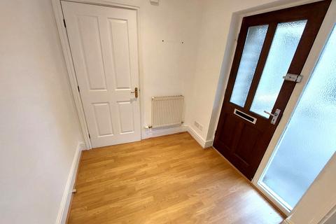 4 bedroom semi-detached house to rent, Montpellier Mews, Salford, M7