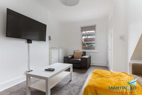 undefined, Main Street ( room 1), Lancaster LA2