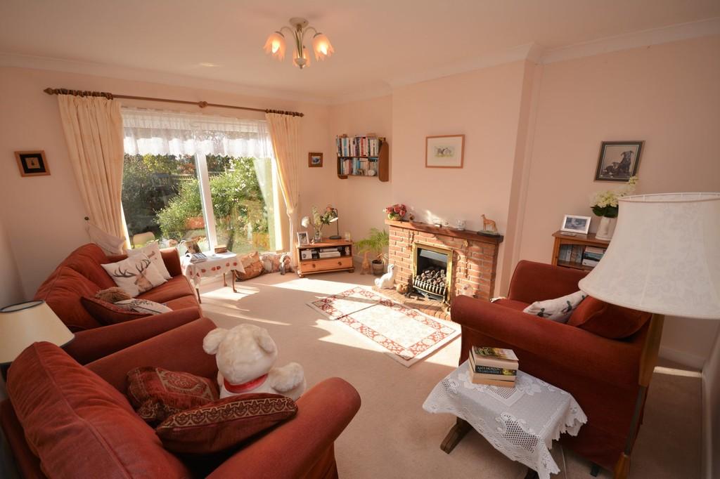 Hillcrest Drive, Lowestoft 2 bed semidetached bungalow £160,000