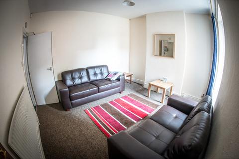 5 bedroom end of terrace house to rent, Albert Grove, Lenton