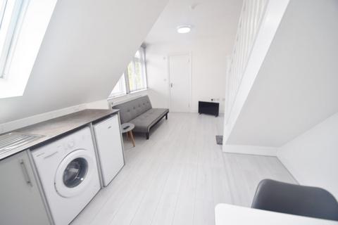 1 bedroom house to rent, Beechcroft Avenue, Golders Green