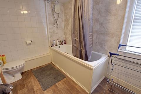 1 bedroom apartment to rent, Lower East Hayes, Bath