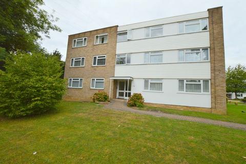 2 bedroom apartment to rent, Lonsdale Close, Hatch End