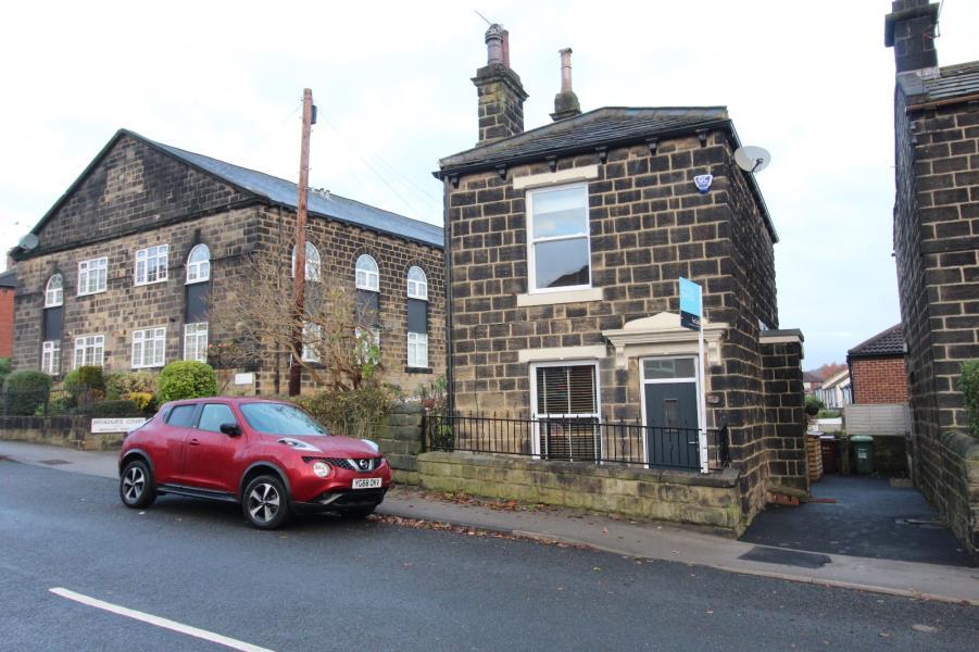 BROADGATE LANE, HORSFORTH, LEEDS, LS18 5BS 2 bed cottage £215,000